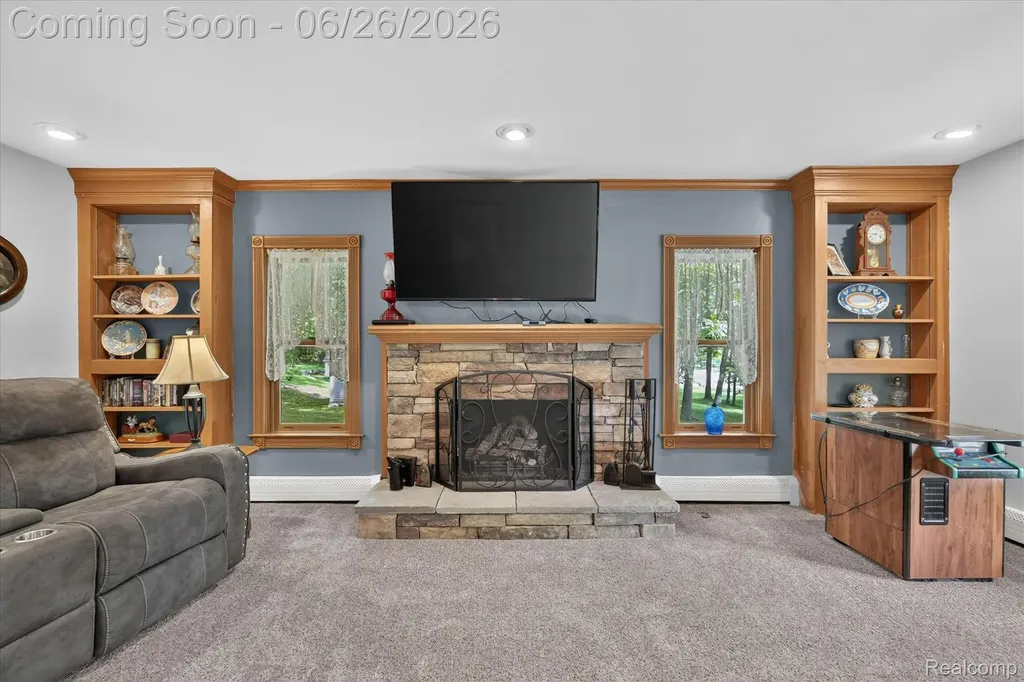 31620 W 11 Mile Road Farmington Hills City MI 48336