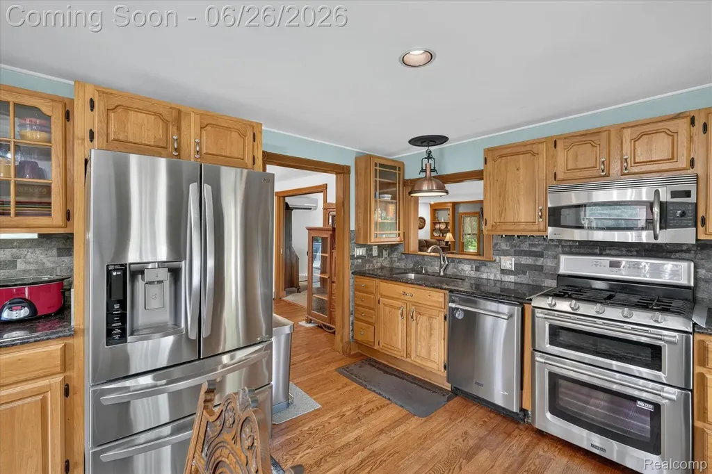 31620 W 11 Mile Road Farmington Hills City MI 48336