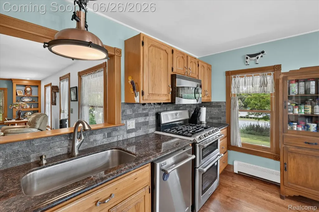 31620 W 11 Mile Road Farmington Hills City MI 48336