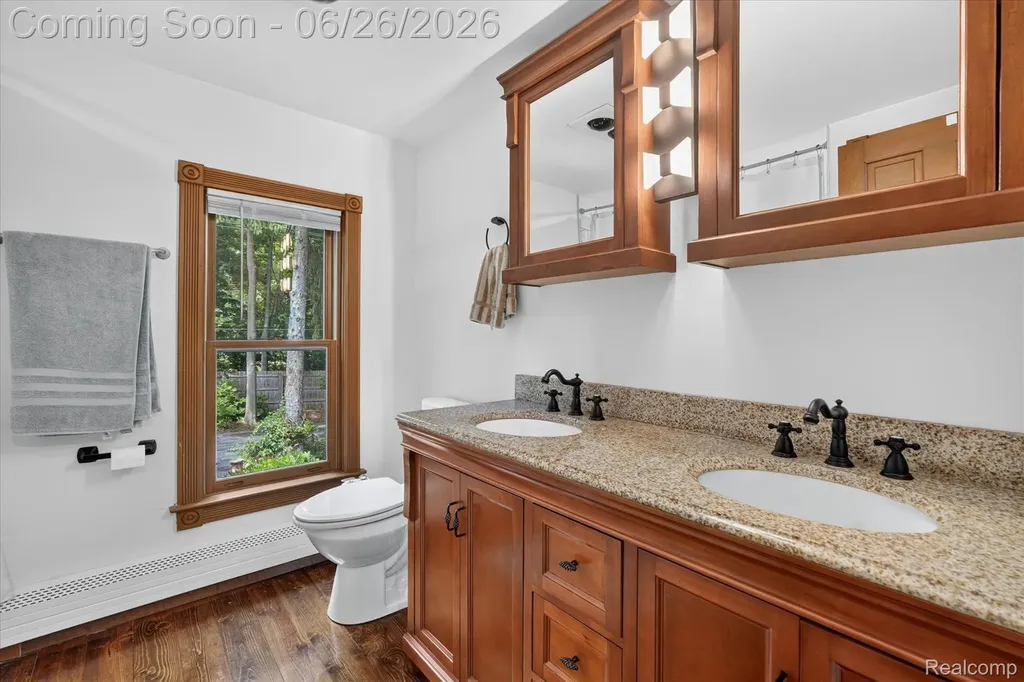 31620 W 11 Mile Road Farmington Hills City MI 48336