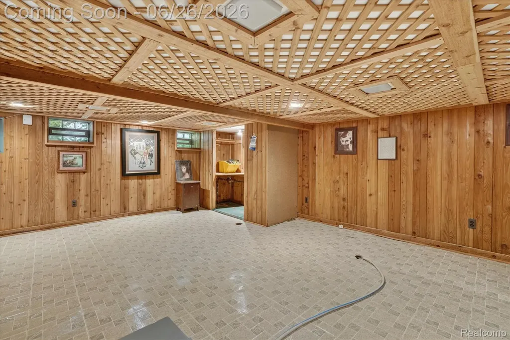 31620 W 11 Mile Road Farmington Hills City MI 48336