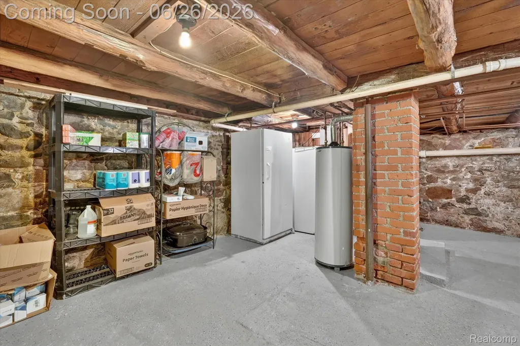 31620 W 11 Mile Road Farmington Hills City MI 48336