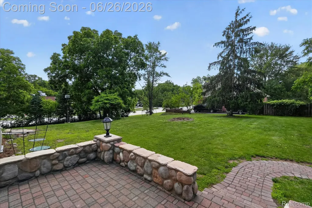 31620 W 11 Mile Road Farmington Hills City MI 48336