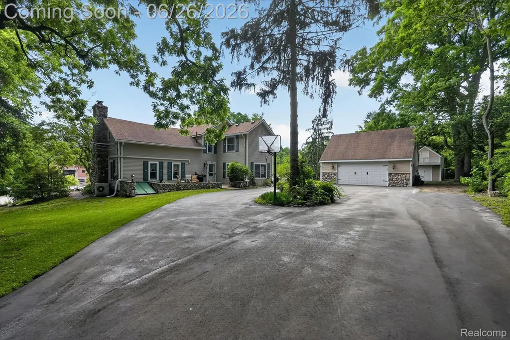 31620 W 11 Mile Road Farmington Hills City MI 48336
