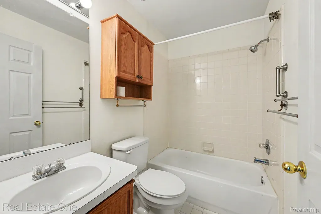 13941 Perry Place Court Riverview City MI 48193