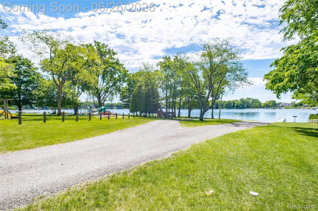 3706 Lido Drive Highland Charter Township MI 48356