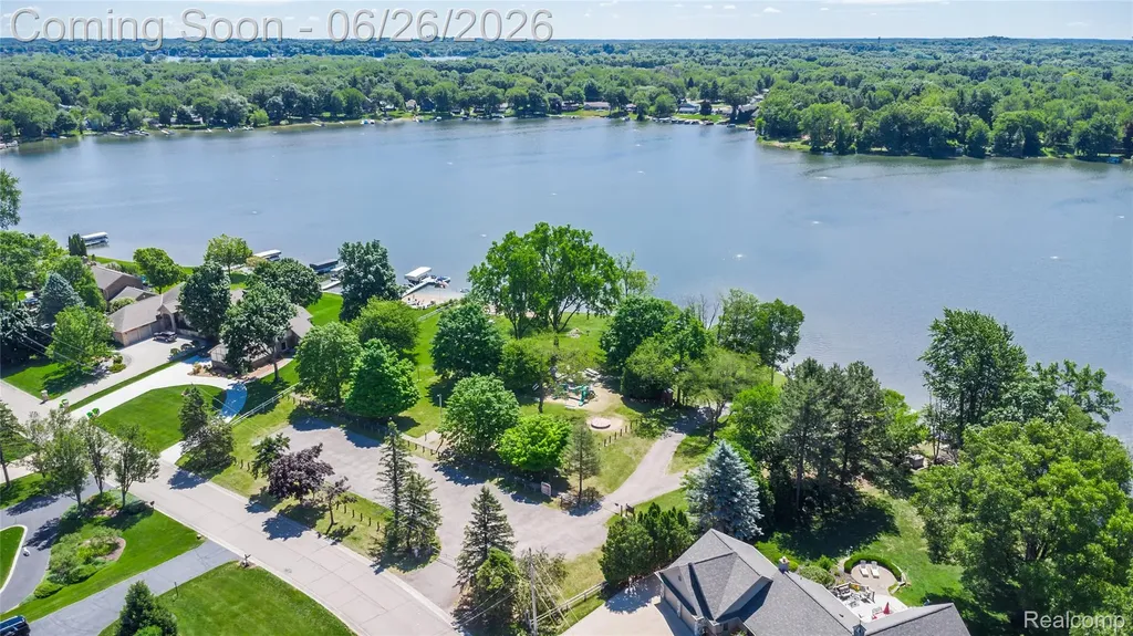 3706 Lido Drive Highland Charter Township MI 48356