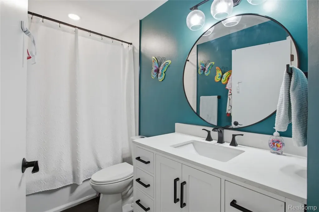 18488 Manor Lane Livonia City MI 48152