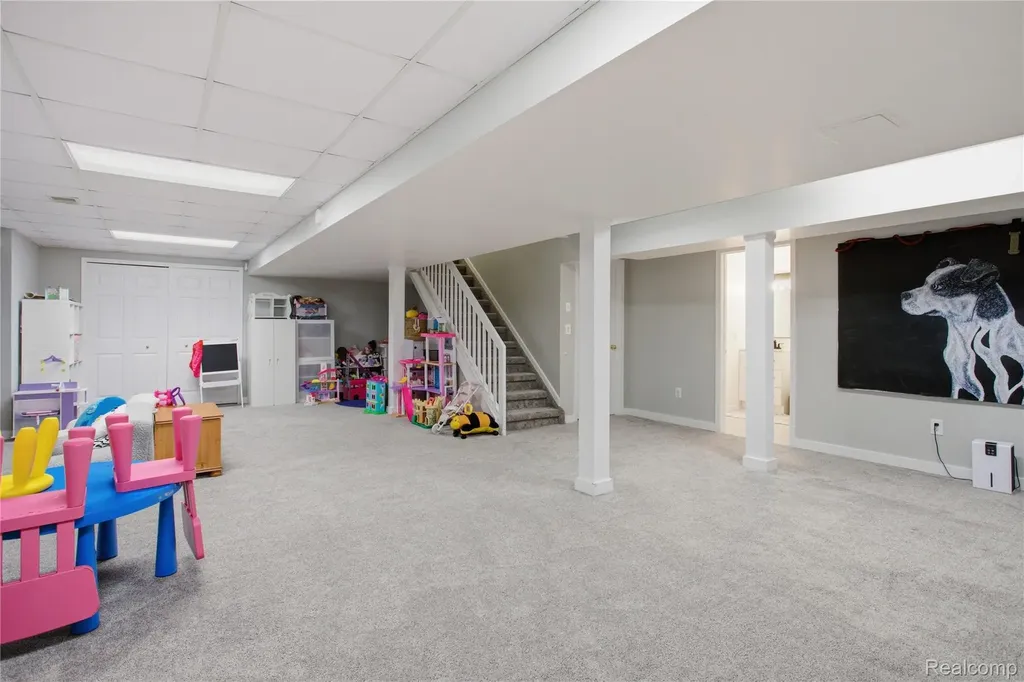 18488 Manor Lane Livonia City MI 48152