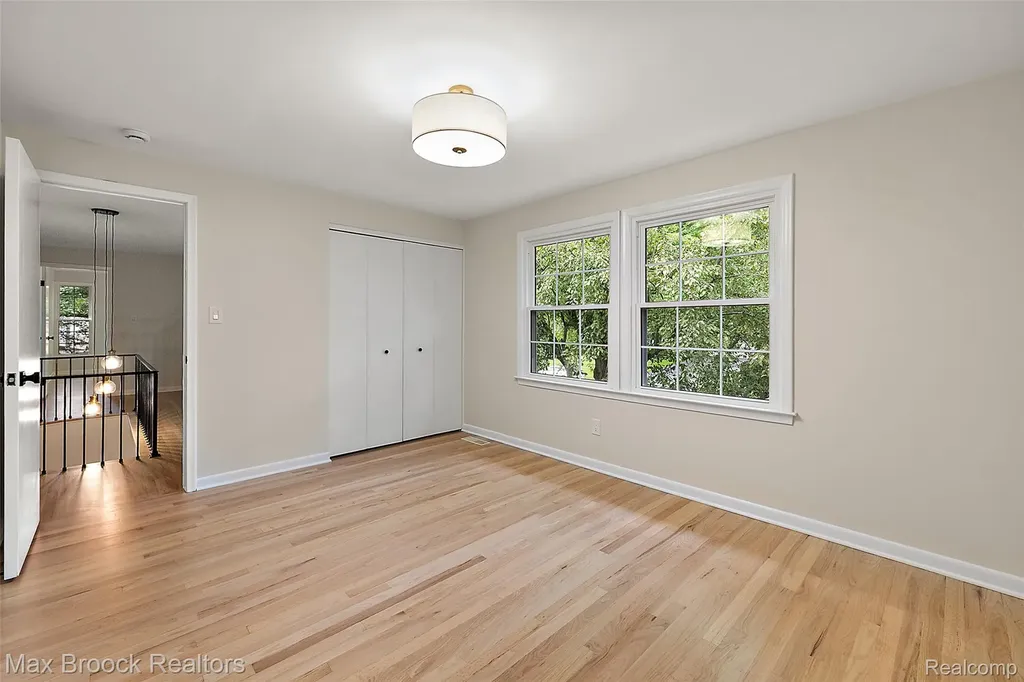 4525 Valleyview Drive West Bloomfield Charter Township MI 48323