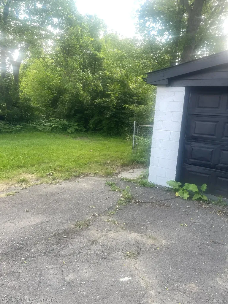 3158 Hickory Street Inkster City MI 48141