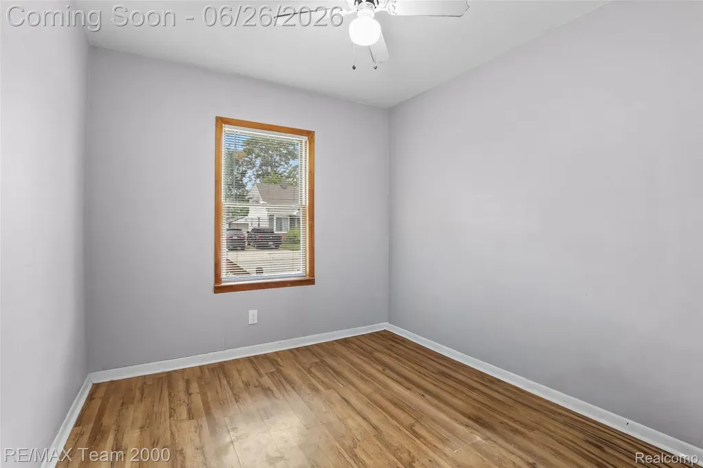 23336 Hoover Avenue Hazel Park City MI 48030
