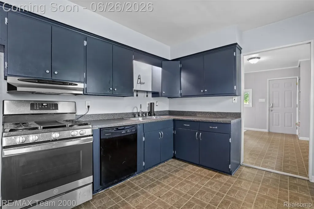 23336 Hoover Avenue Hazel Park City MI 48030