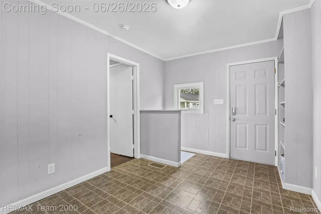 23336 Hoover Avenue Hazel Park City MI 48030