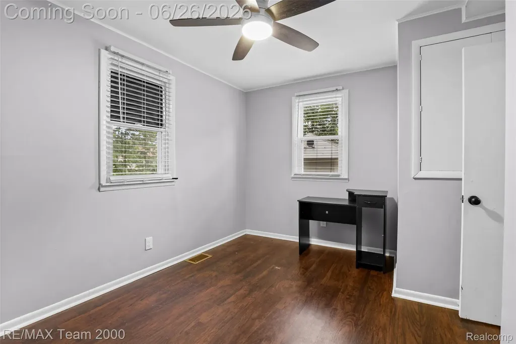 23336 Hoover Avenue Hazel Park City MI 48030
