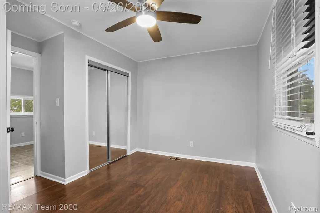 23336 Hoover Avenue Hazel Park City MI 48030