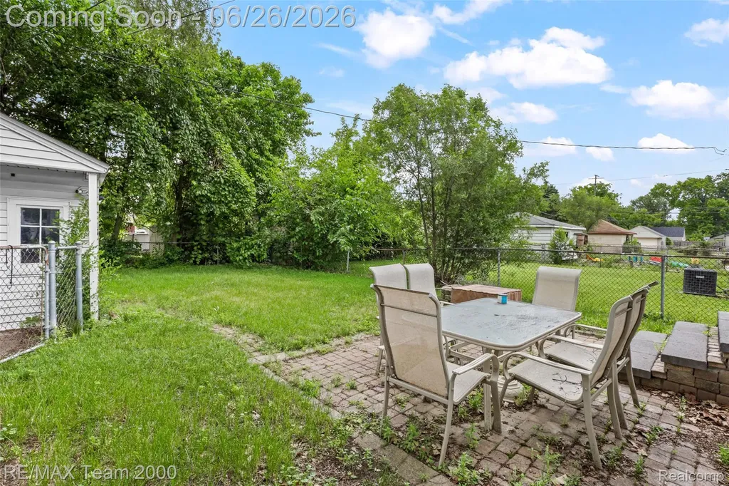 23336 Hoover Avenue Hazel Park City MI 48030