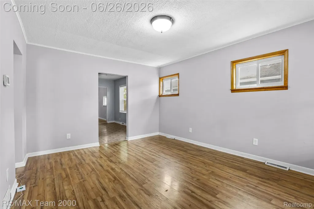 23336 Hoover Avenue Hazel Park City MI 48030