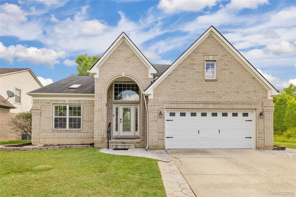 20798 Oak Ridge Drive Clinton Charter Township MI 48036