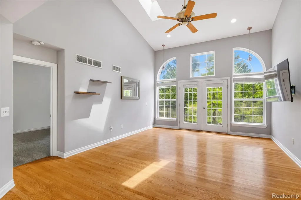 20798 Oak Ridge Drive Clinton Charter Township MI 48036