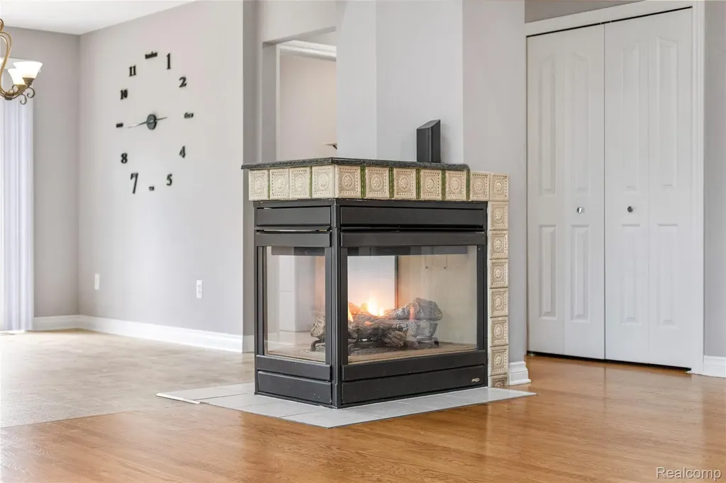 20798 Oak Ridge Drive Clinton Charter Township MI 48036