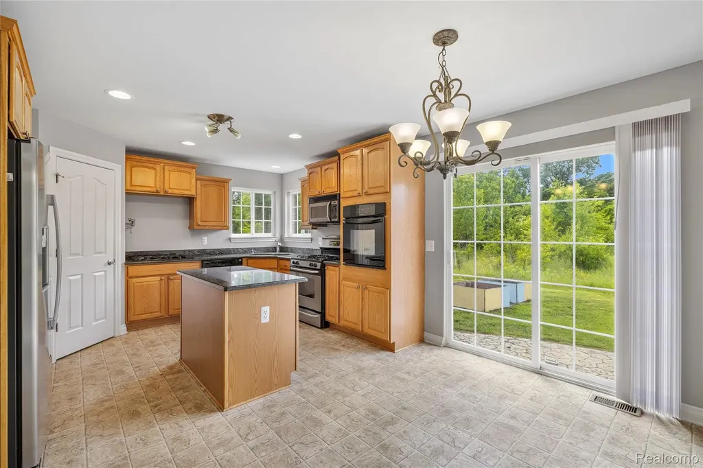 20798 Oak Ridge Drive Clinton Charter Township MI 48036