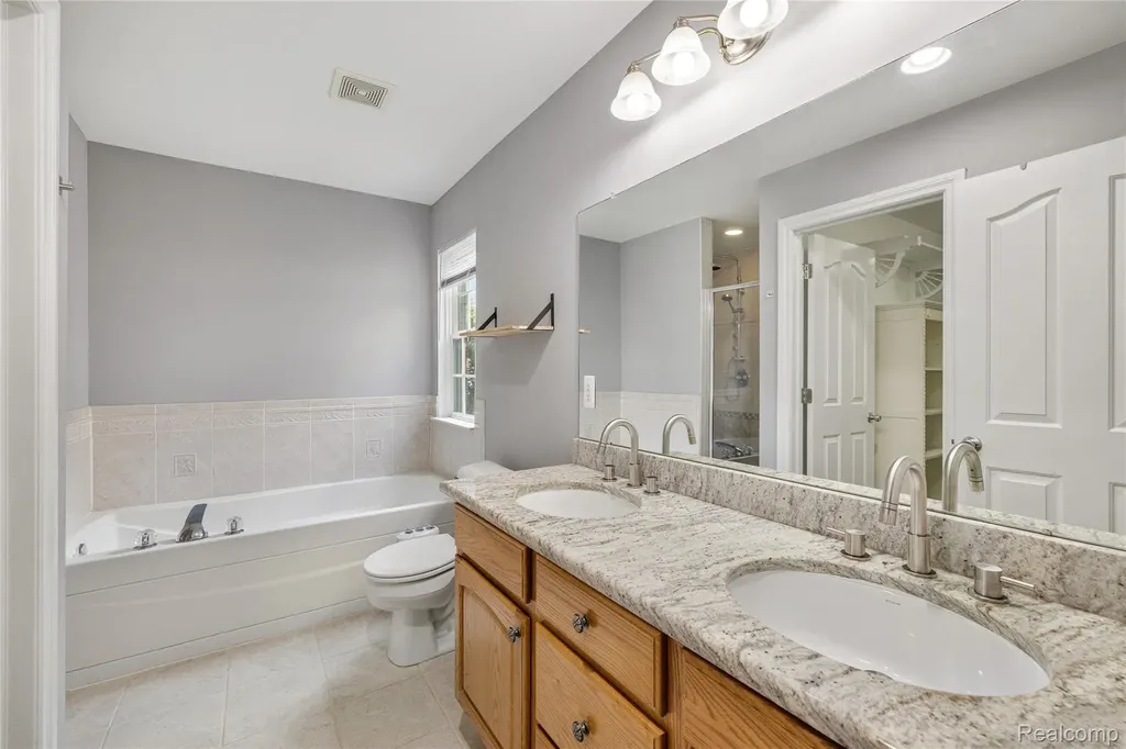 20798 Oak Ridge Drive Clinton Charter Township MI 48036