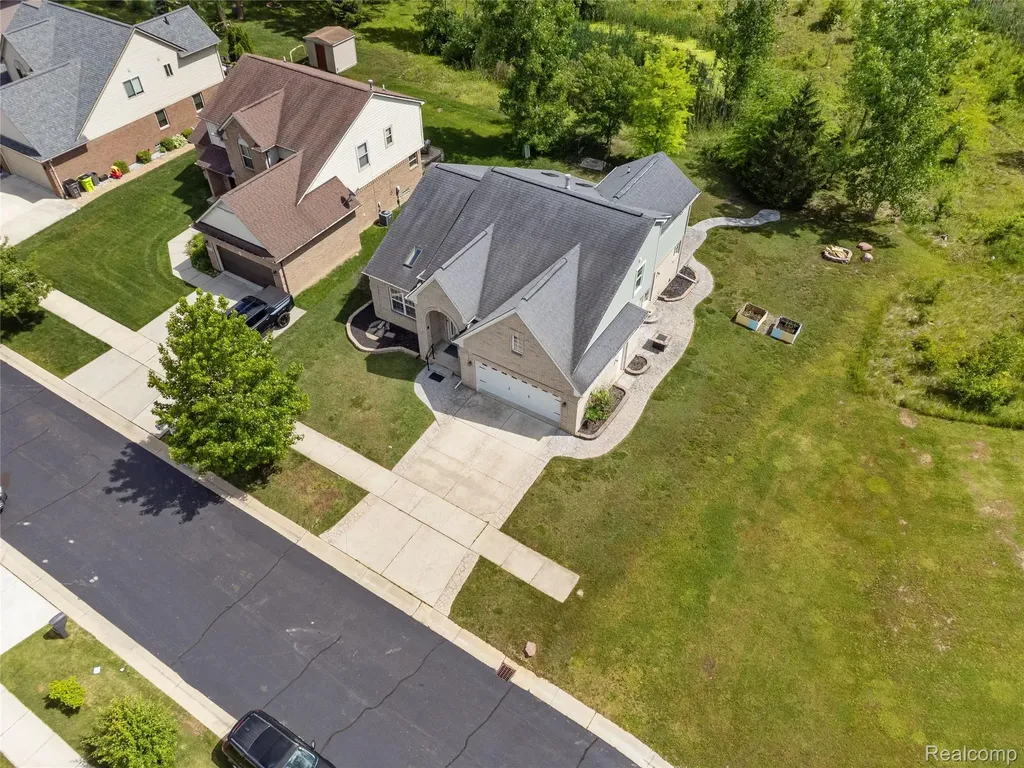 20798 Oak Ridge Drive Clinton Charter Township MI 48036