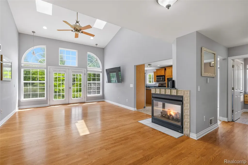 20798 Oak Ridge Drive Clinton Charter Township MI 48036