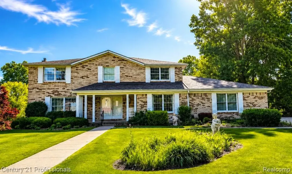 6075 Quaker Lane Washington Township MI 48094