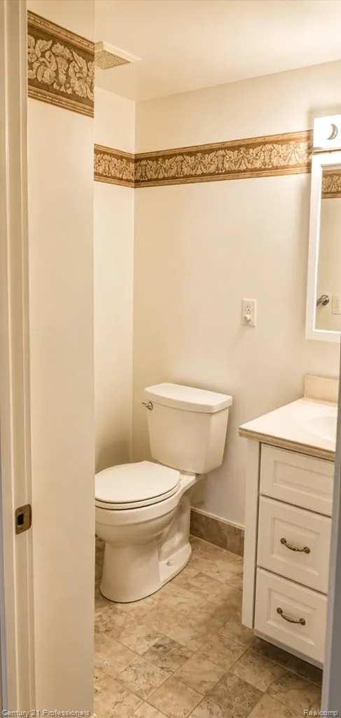 6075 Quaker Lane Washington Township MI 48094
