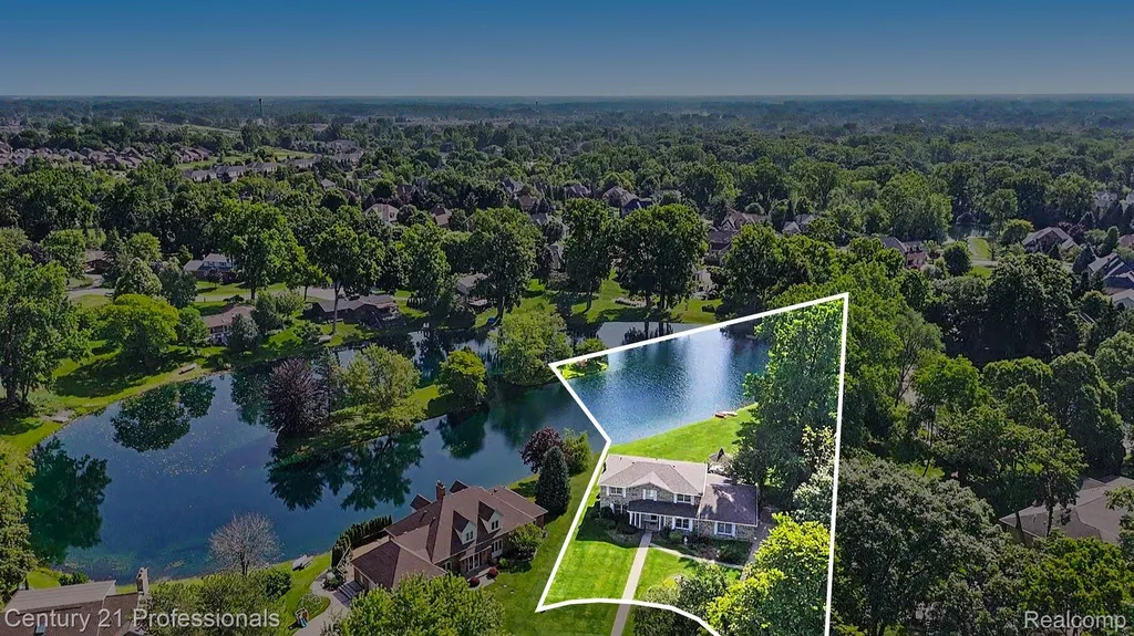 6075 Quaker Lane Washington Township MI 48094