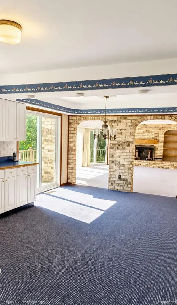 6075 Quaker Lane Washington Township MI 48094