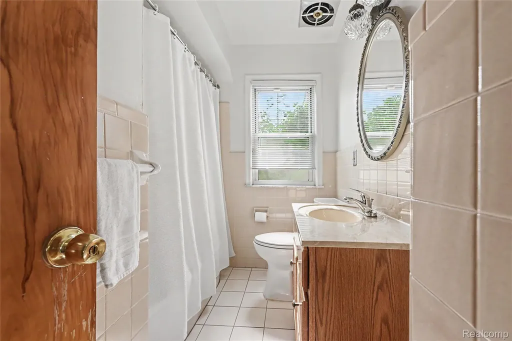 26313 Delton Street Madison Heights City MI 48071