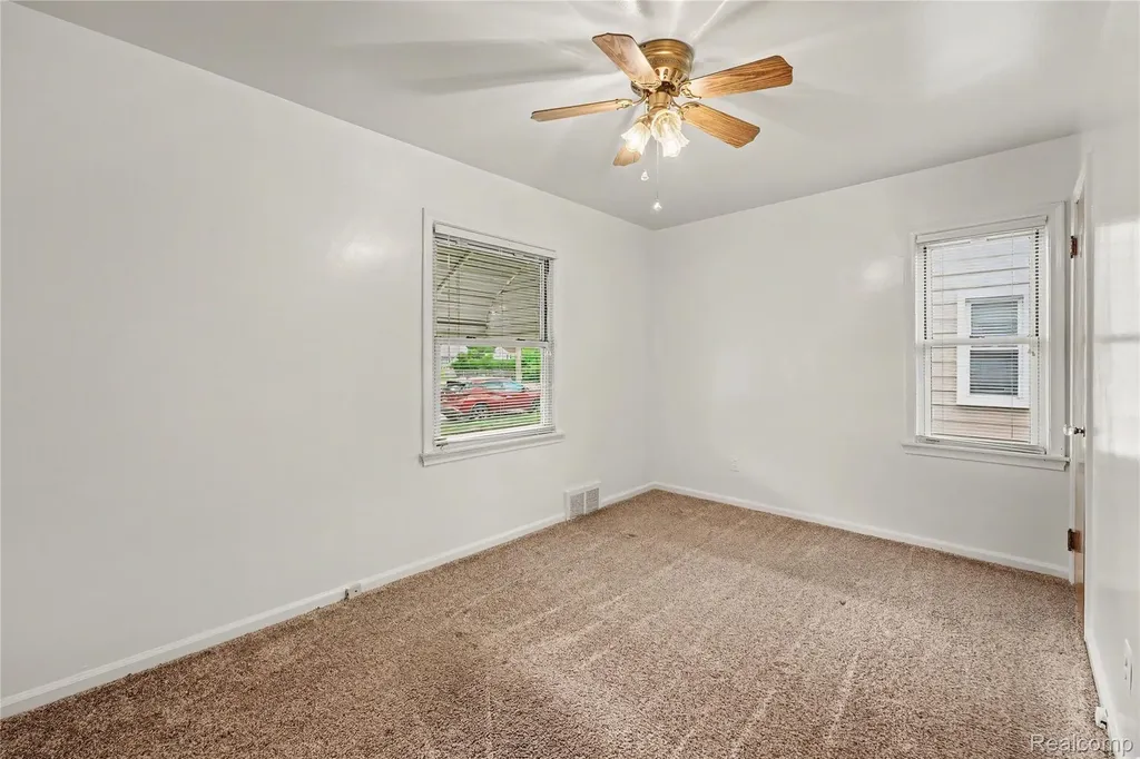 26313 Delton Street Madison Heights City MI 48071