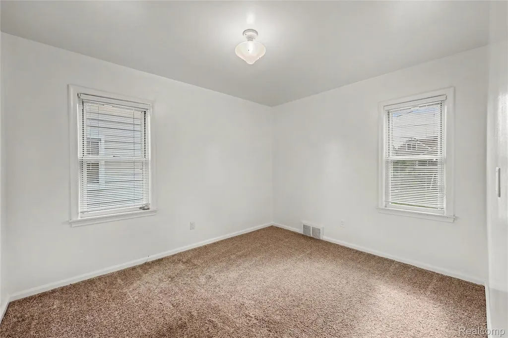 26313 Delton Street Madison Heights City MI 48071