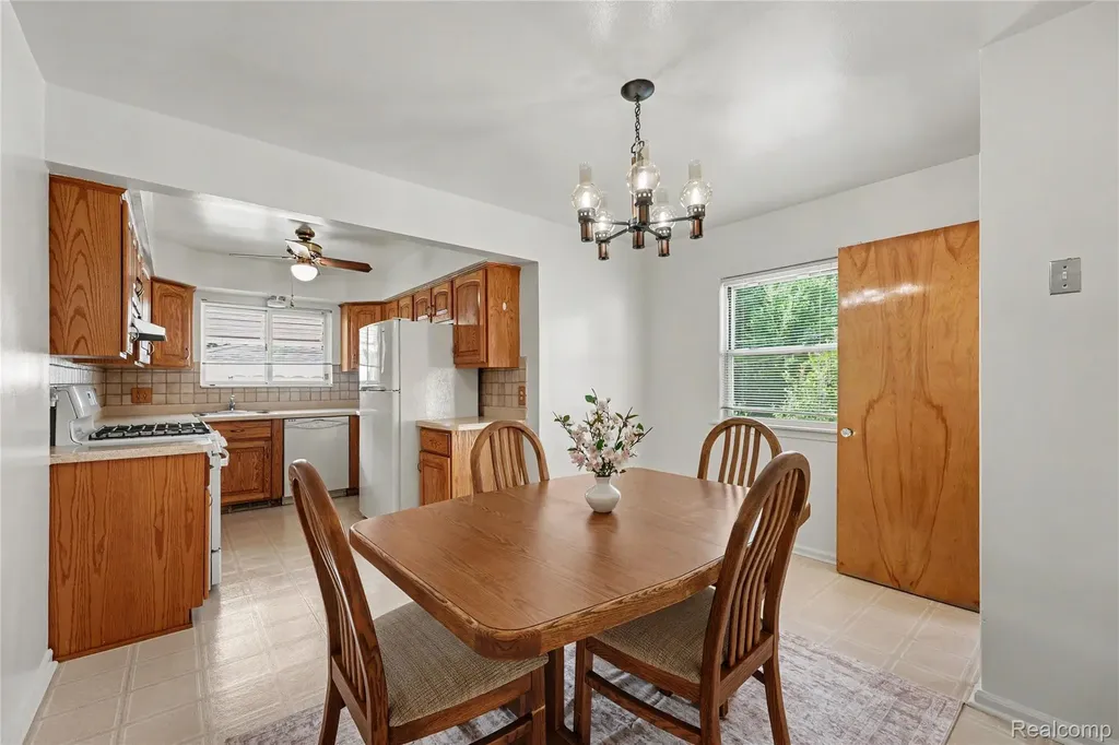 26313 Delton Street Madison Heights City MI 48071