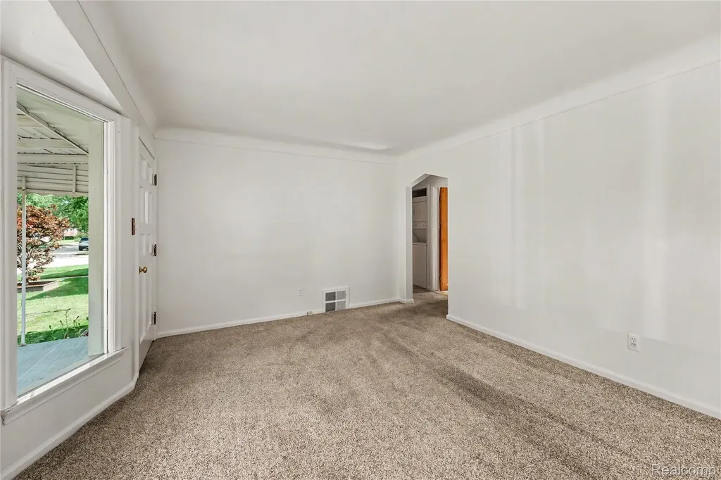 26313 Delton Street Madison Heights City MI 48071