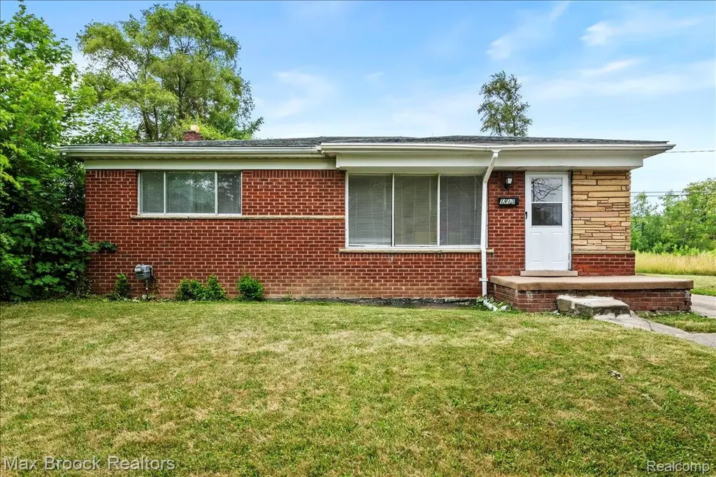 1913 Basil Lane Flint City MI 48504