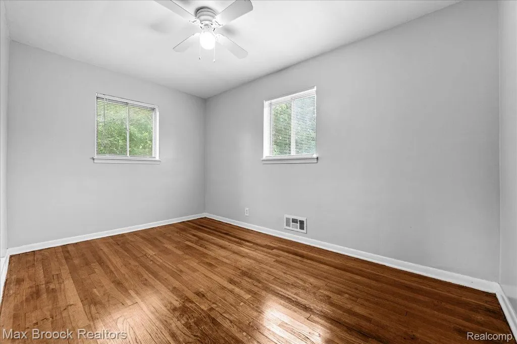 1913 Basil Lane Flint City MI 48504