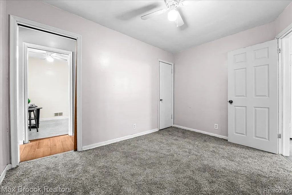1913 Basil Lane Flint City MI 48504