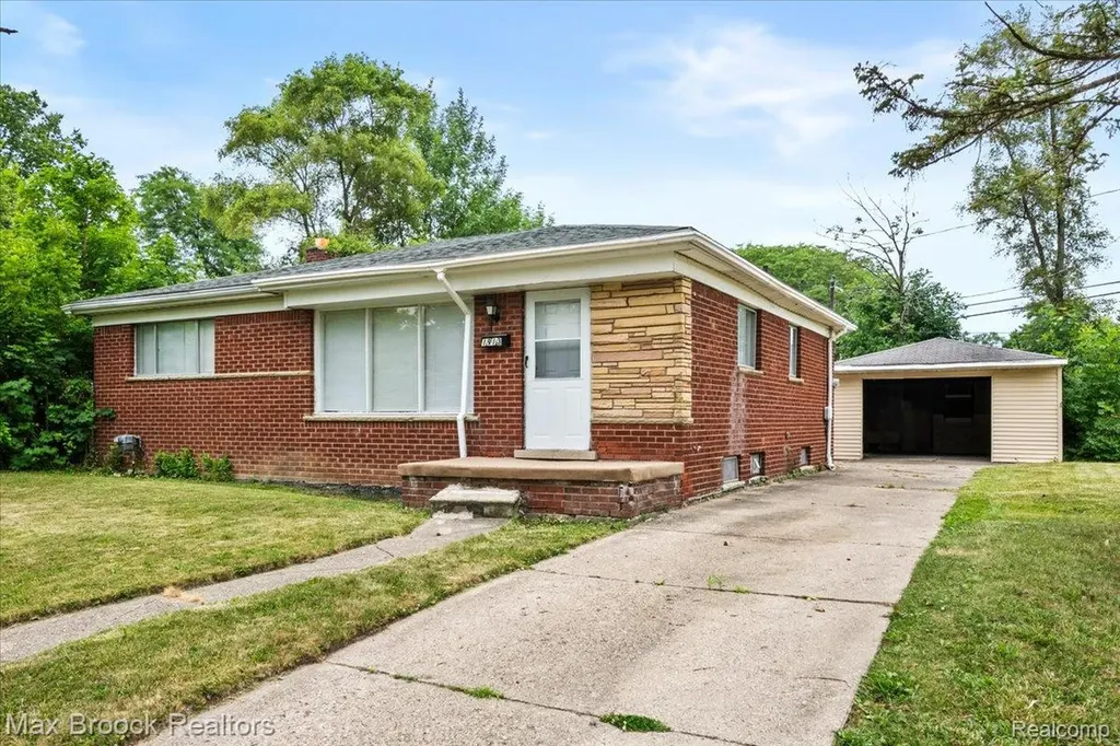 1913 Basil Lane Flint City MI 48504