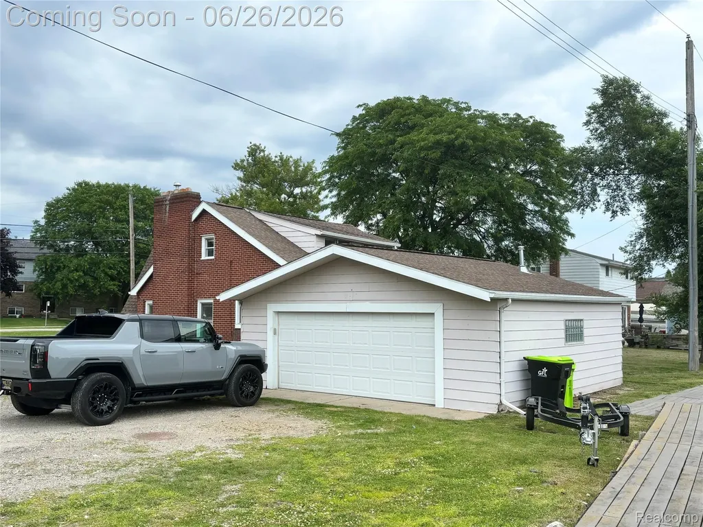 45824 Jefferson Avenue Chesterfield Township MI 48047