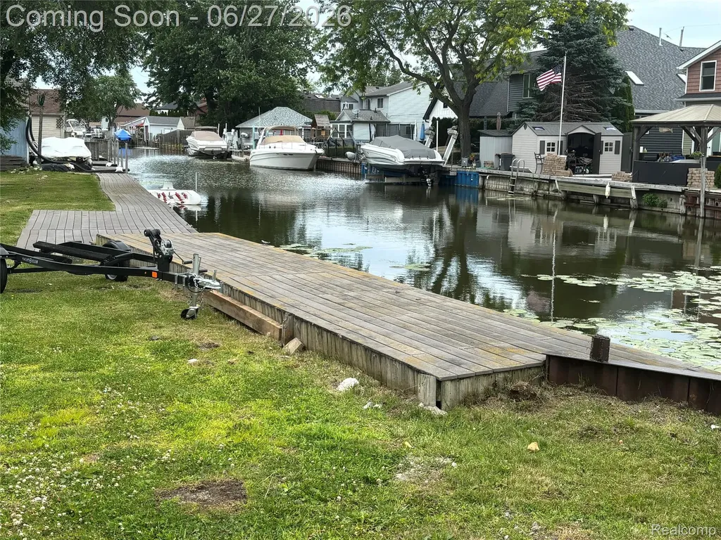 45824 Jefferson Avenue Chesterfield Township MI 48047