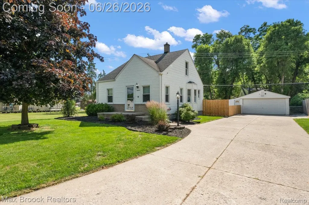 48023 Rex Street Shelby Charter Township MI 48317