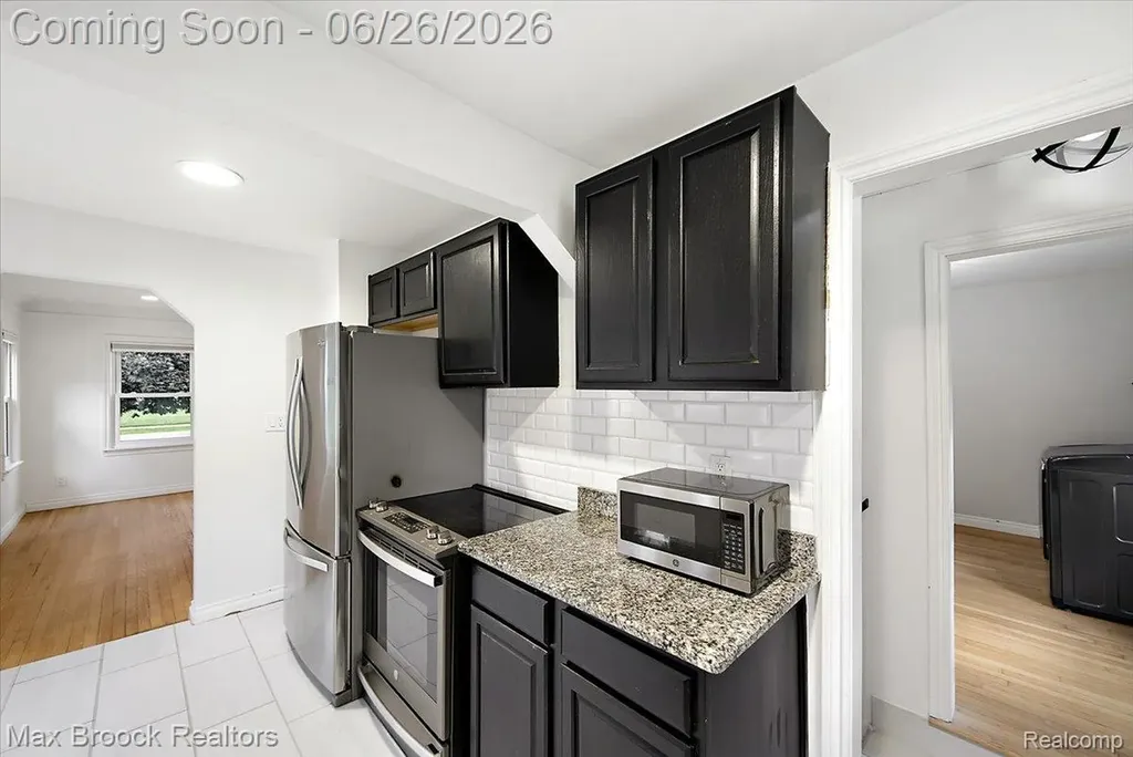 48023 Rex Street Shelby Charter Township MI 48317