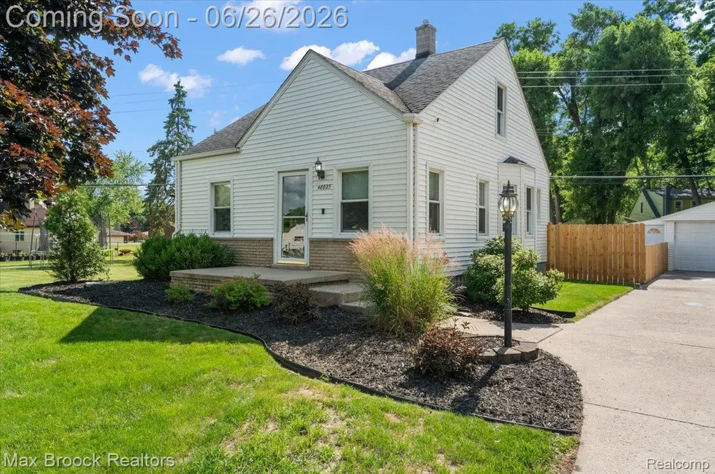 48023 Rex Street Shelby Charter Township MI 48317