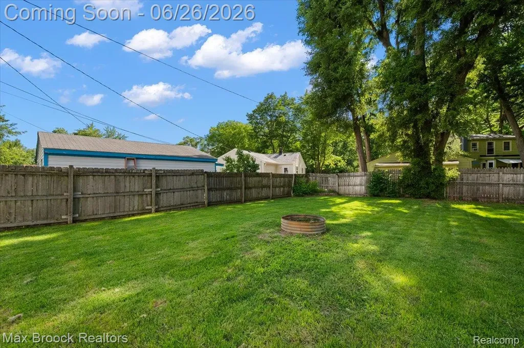 48023 Rex Street Shelby Charter Township MI 48317