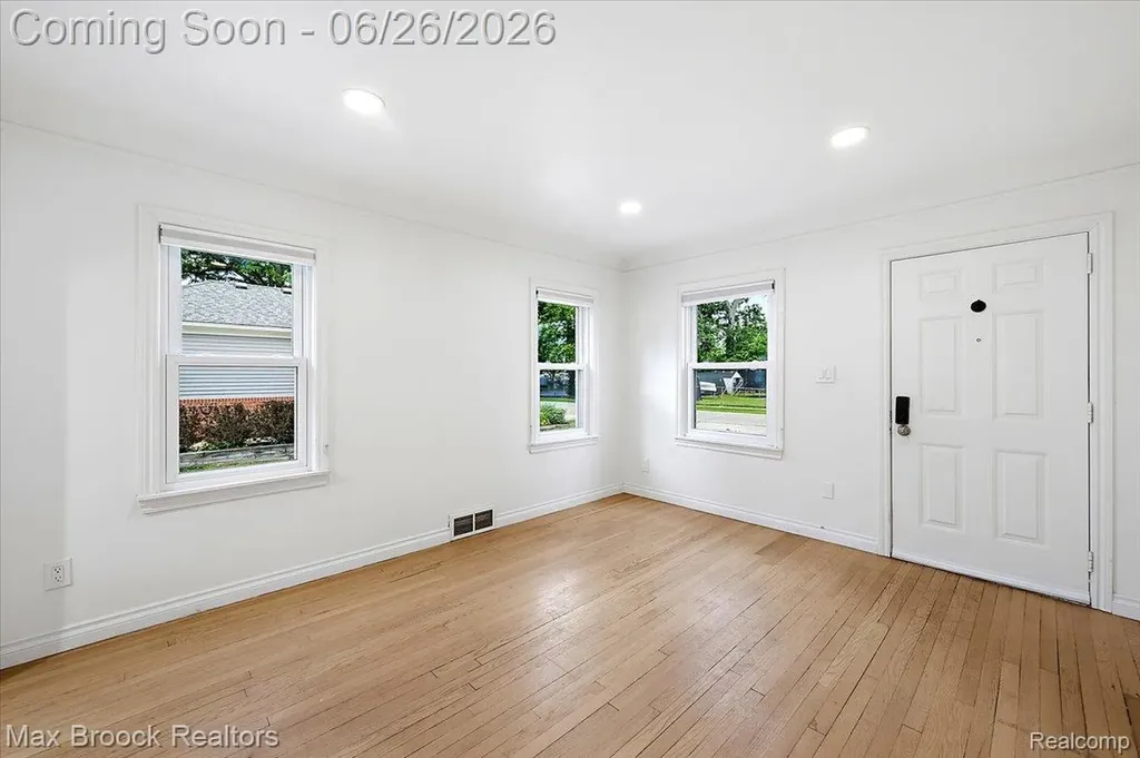 48023 Rex Street Shelby Charter Township MI 48317