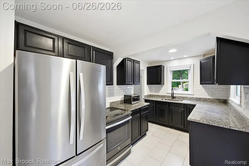 48023 Rex Street Shelby Charter Township MI 48317